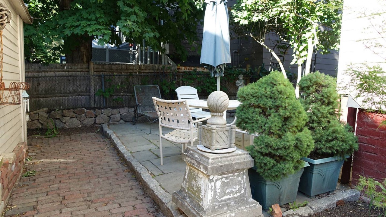 Photo of Outdoor in Neighborhood Nine