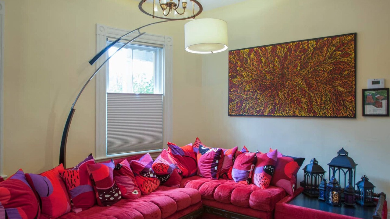 Photo of Livingroom in Neighborhood Nine
