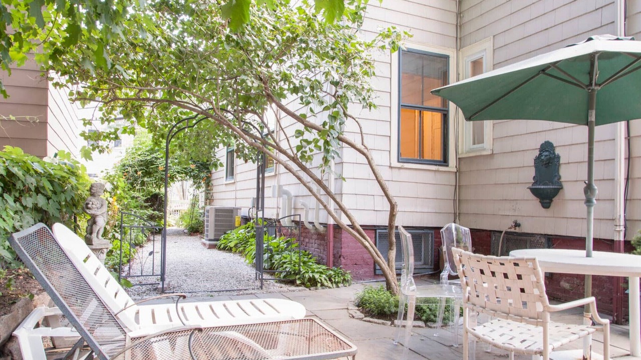 Photo of Outdoor in Neighborhood Nine