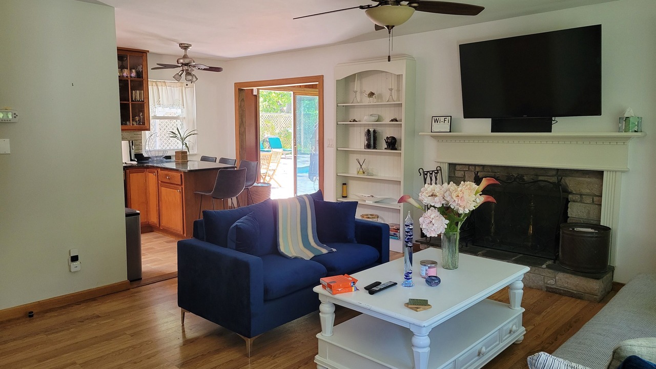 Photo of Livingroom in Hampton Bays