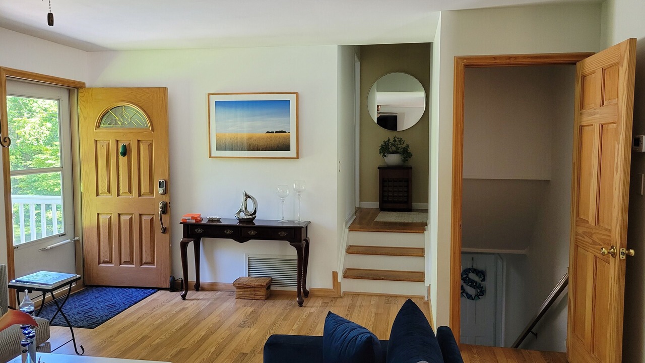 Photo of Livingroom in Hampton Bays