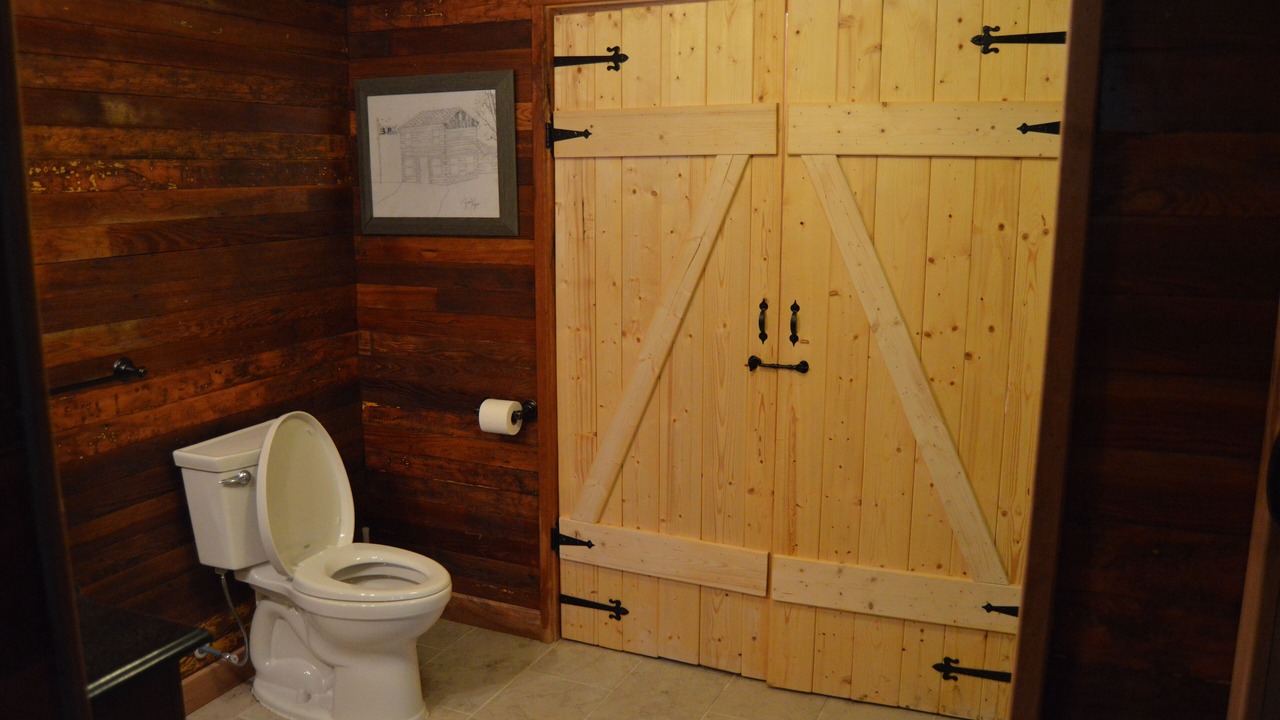 Photo of Bathroom in De Mossville