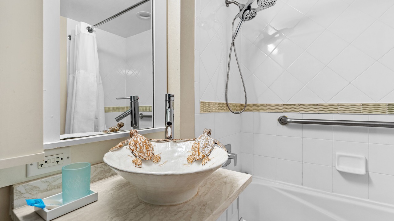 Photo of Bathroom in Baytowne Wharf