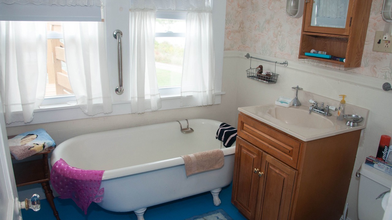 Photo of Bathroom in Mara Vista
