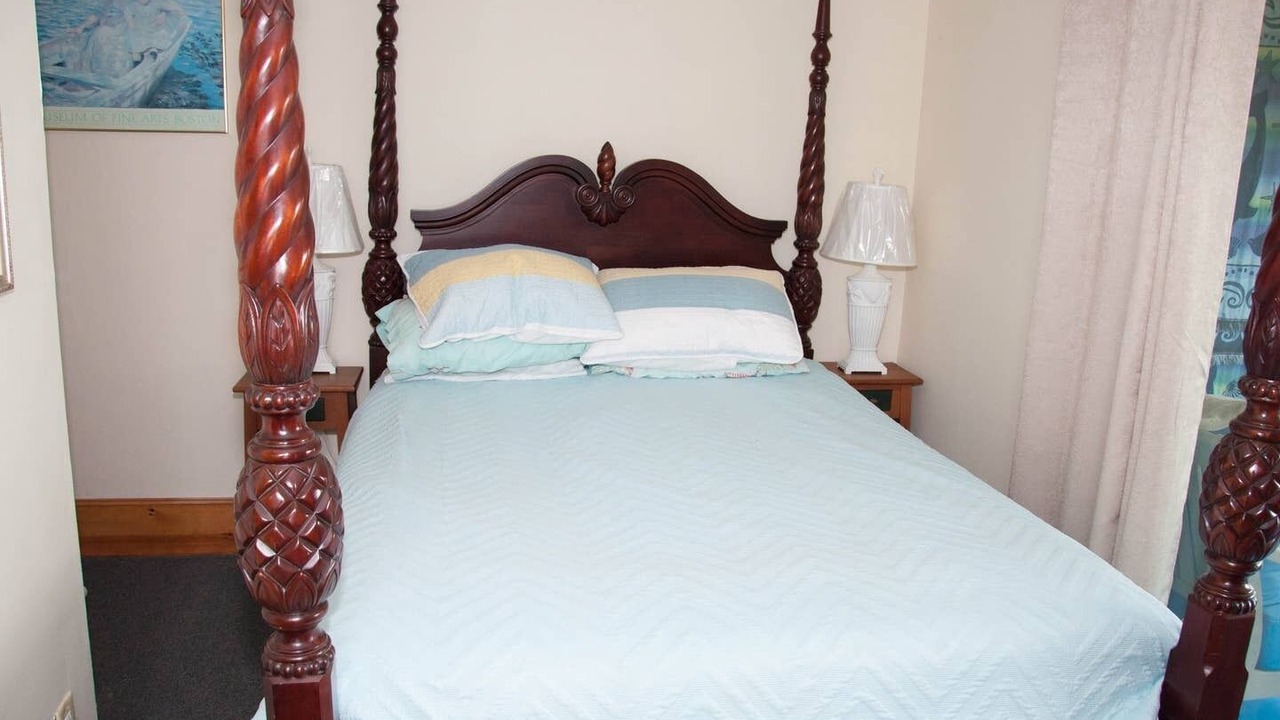 Photo of Bedroom in Mara Vista