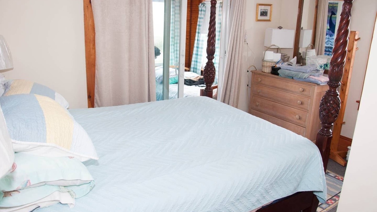 Photo of Bedroom in Mara Vista