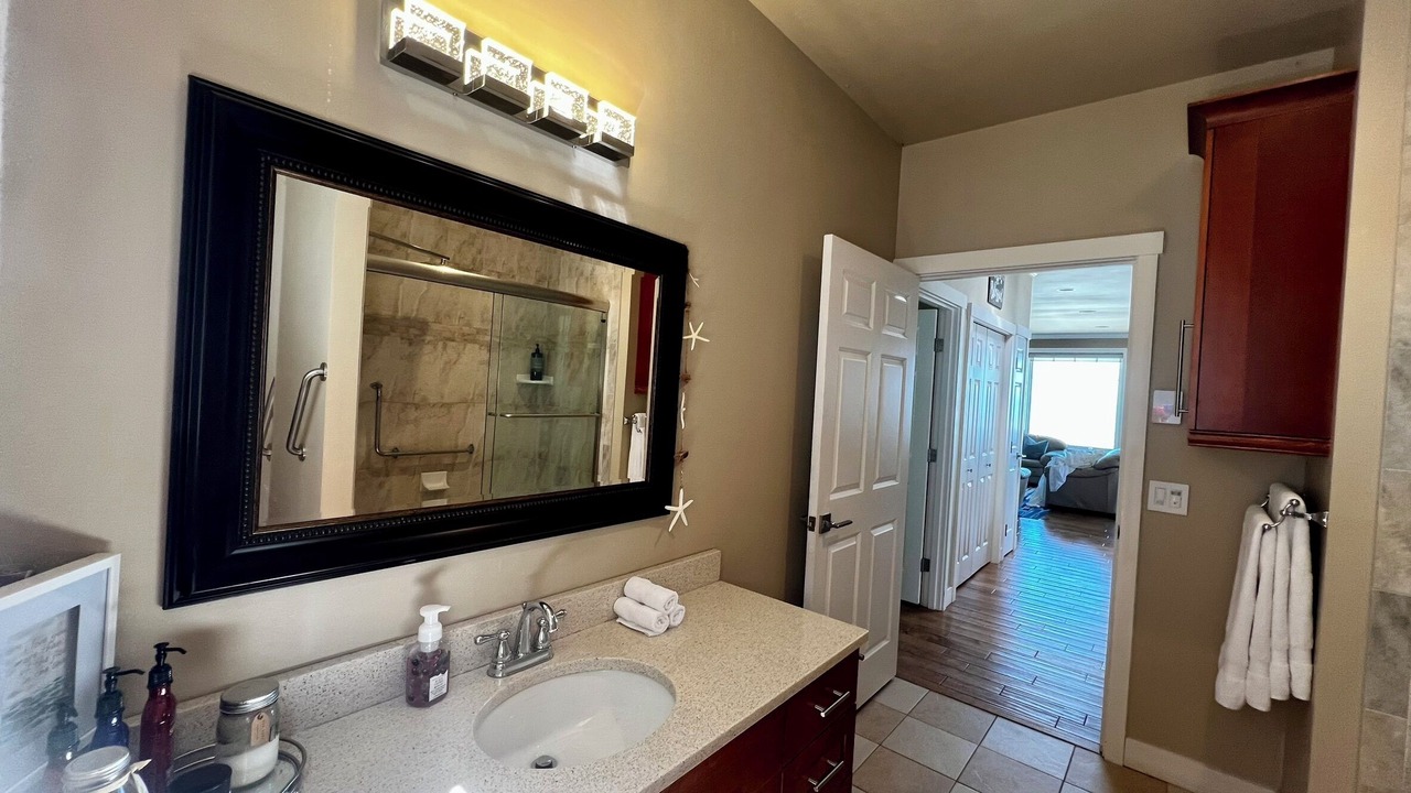 Photo of Bathroom in Point Roberts