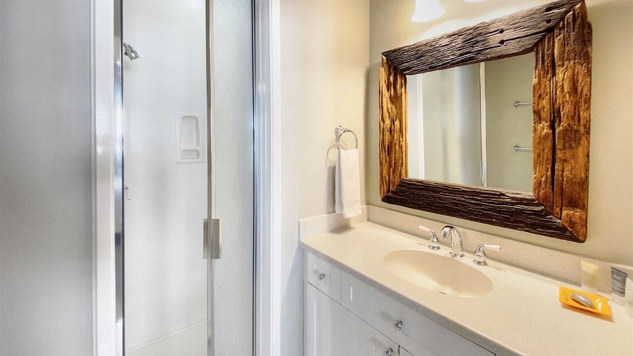 Photo of Bathroom in Beach District