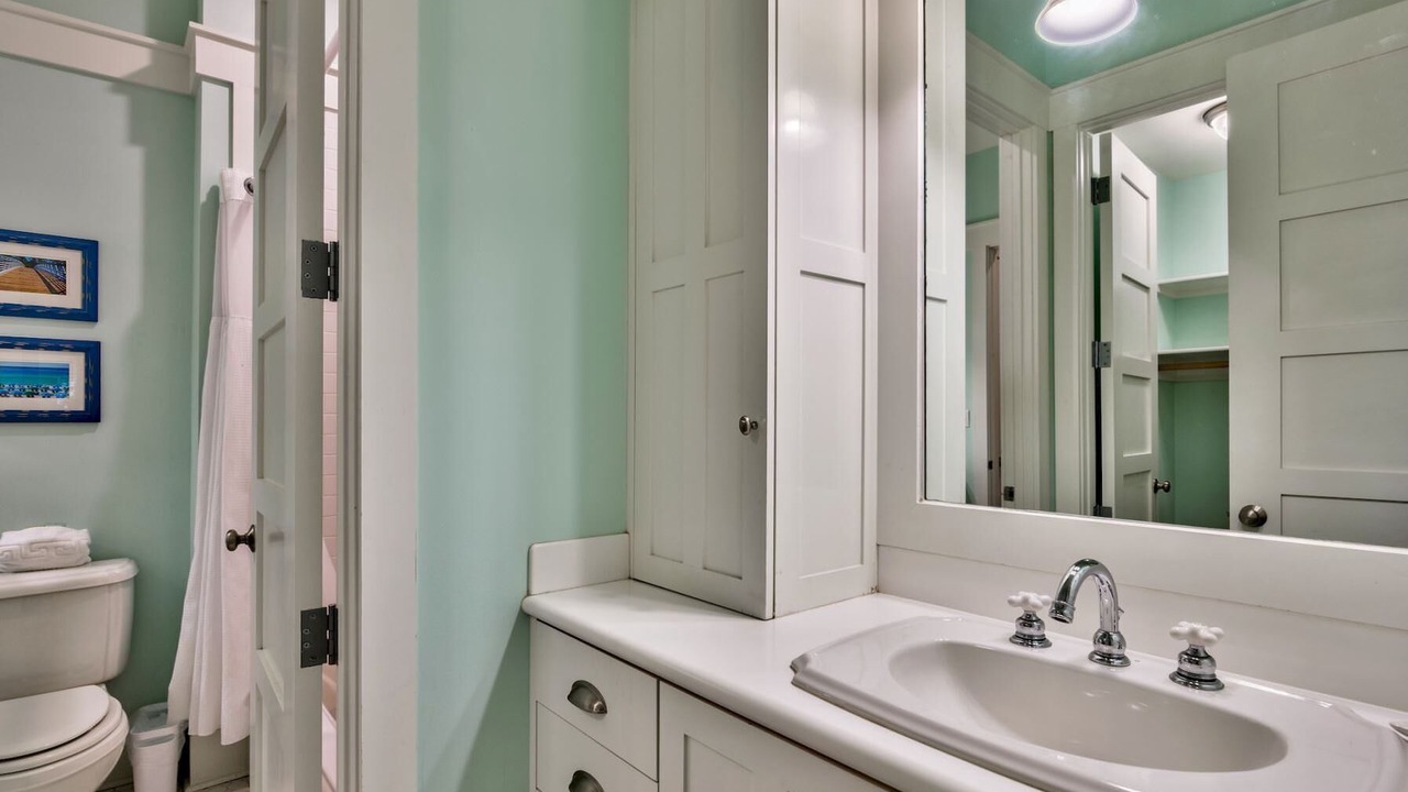Photo of Bathroom in Cottage District