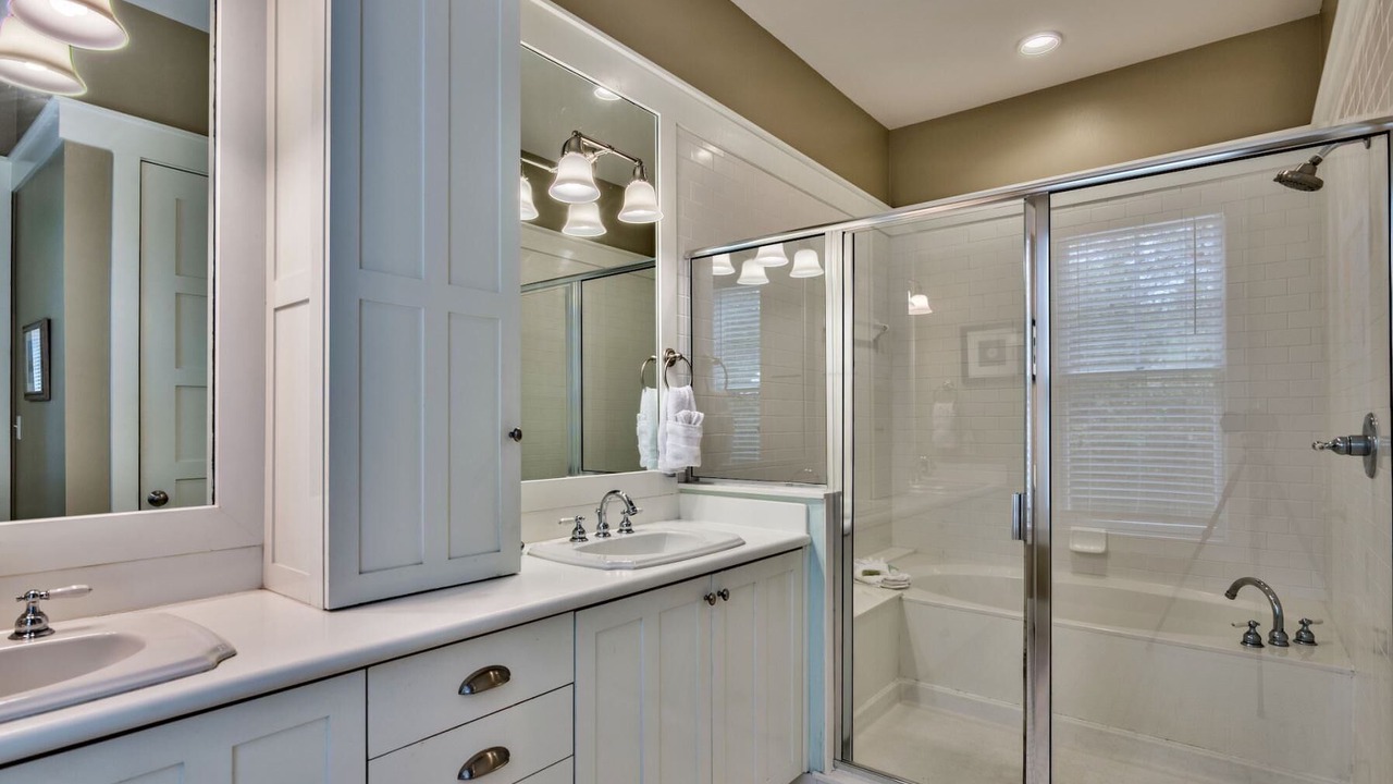 Photo of Bathroom in Cottage District