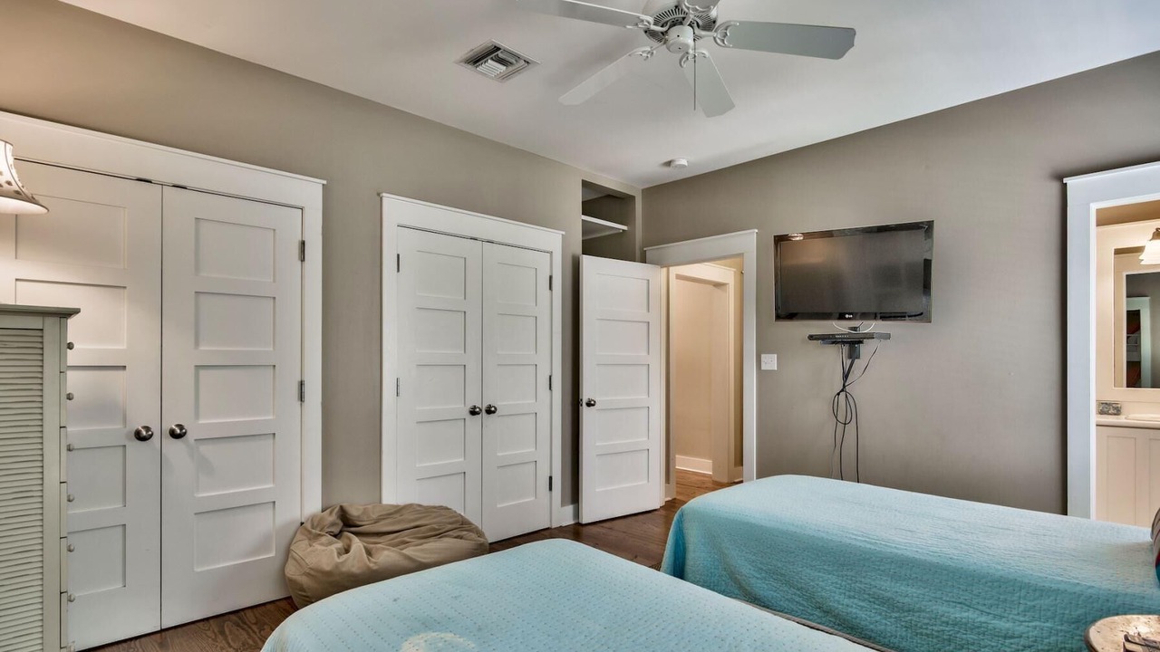 Photo of Bedroom in Cottage District