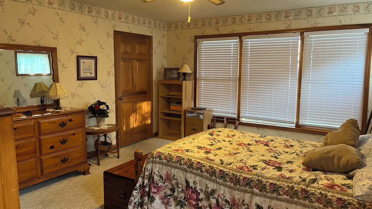 Photo of Bedroom in Lakeview
