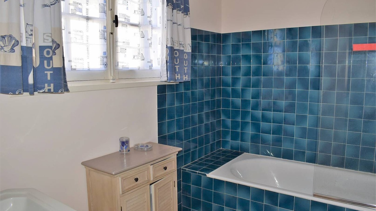 Photo of Bathroom in Tregastel