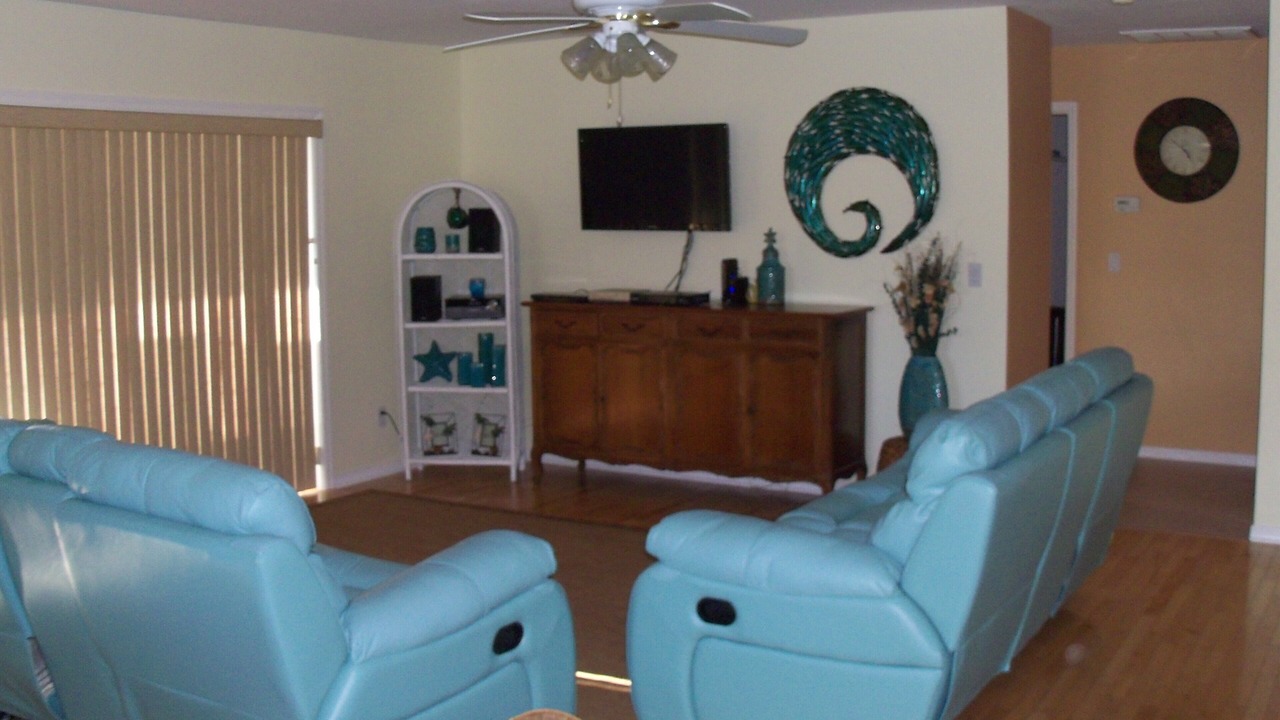 Photo of Livingroom in Alden Pines