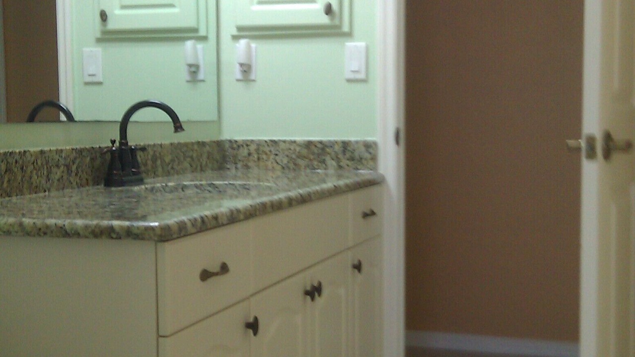 Photo of Bathroom in Alden Pines