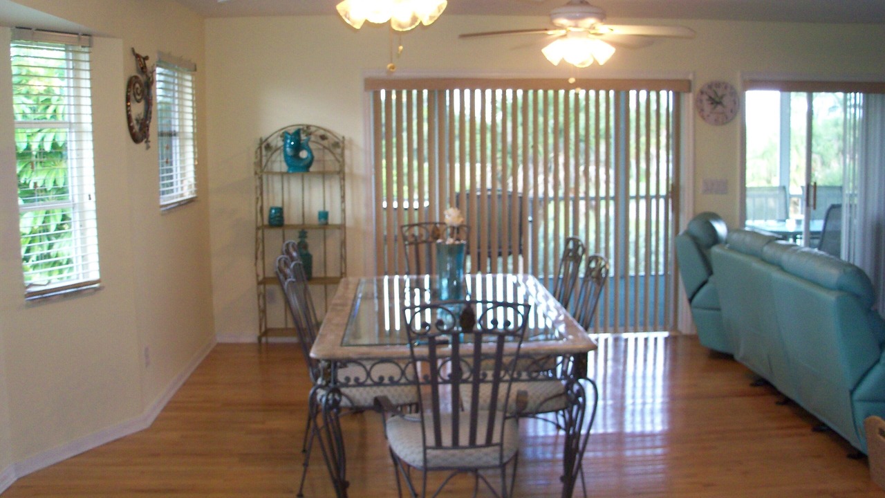 Photo of Livingroom in Alden Pines