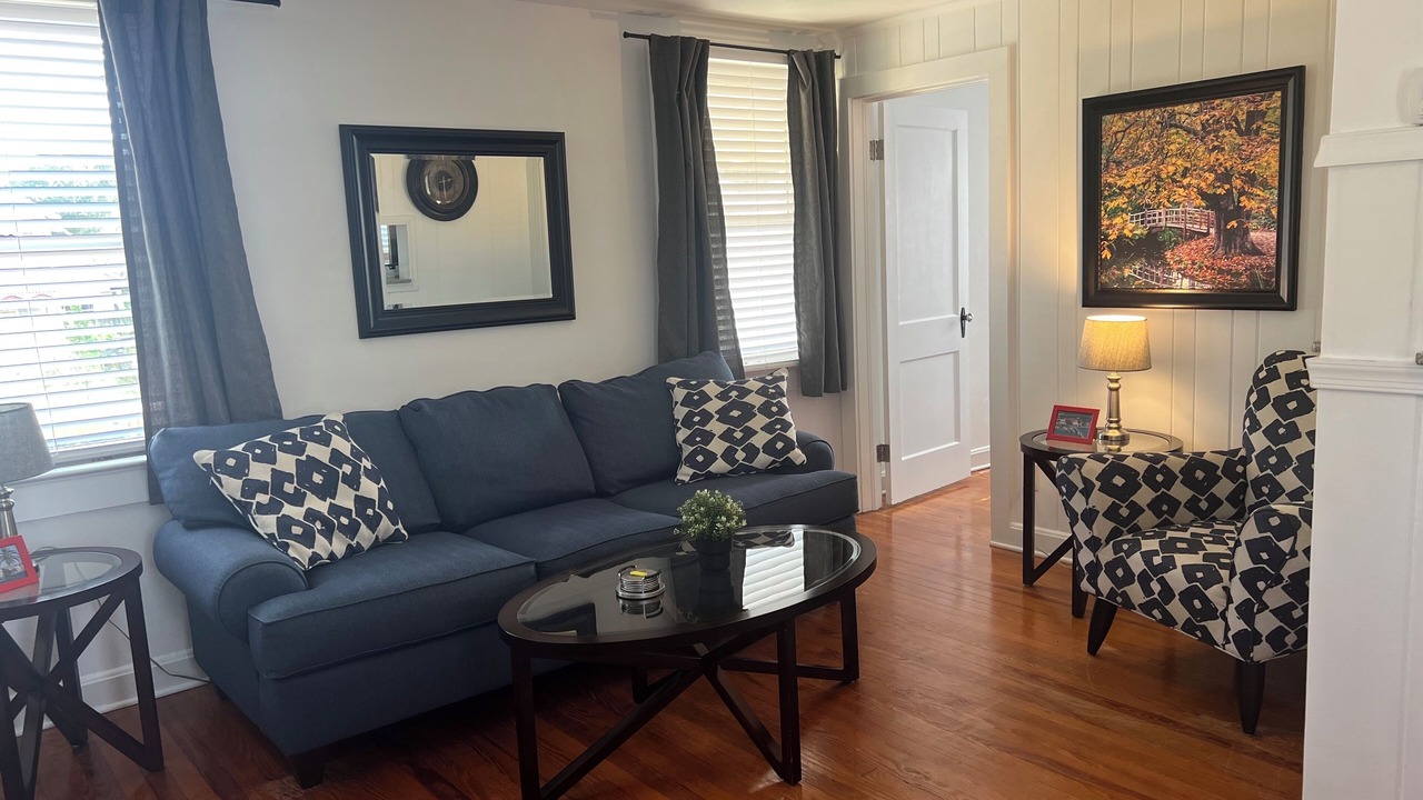 Photo of Livingroom in Downtown Historic District