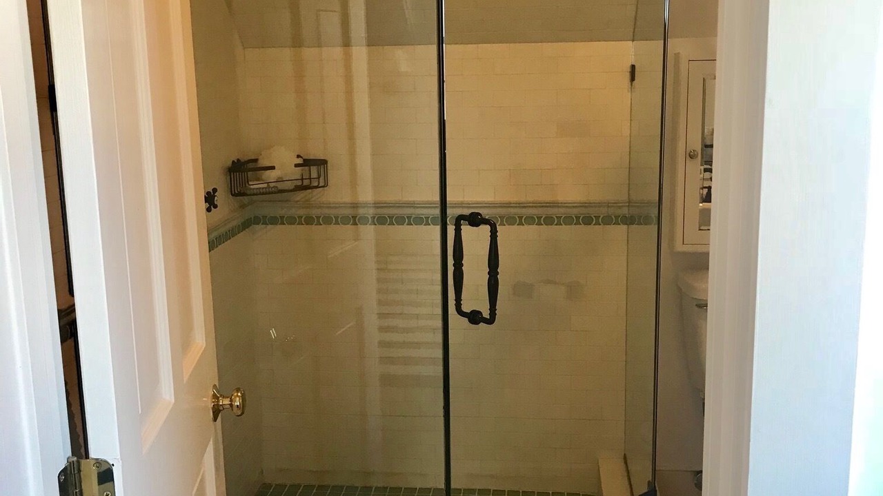 Photo of Bathroom in Tom Nevers