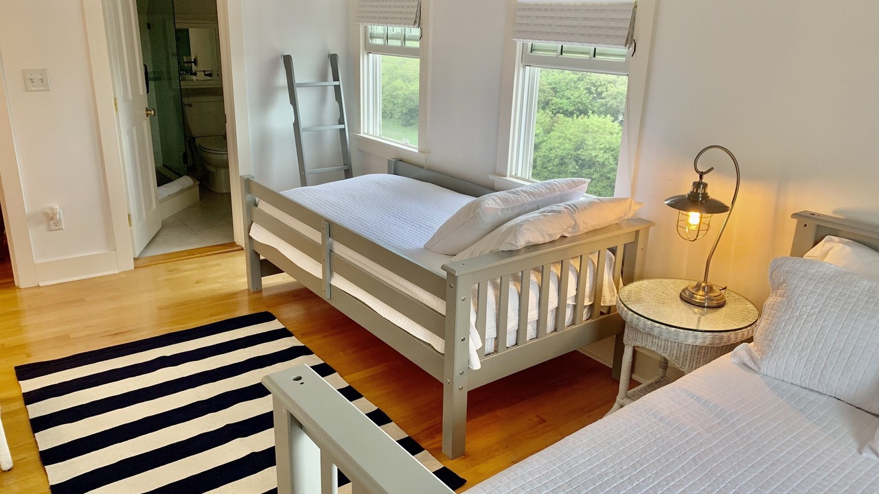 Photo of Bedroom in Tom Nevers