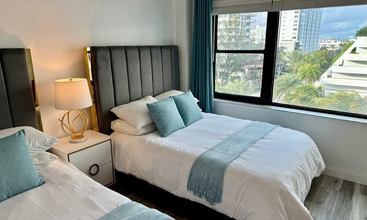 Photo of Bedroom in Mid Beach