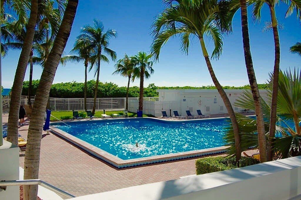 Photo of Outdoor in Mid Beach