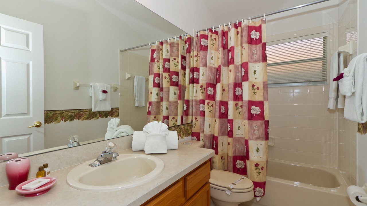 Photo of Bathroom in Orange Tree