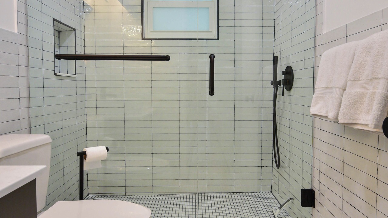Photo of Bathroom in Arlington Park