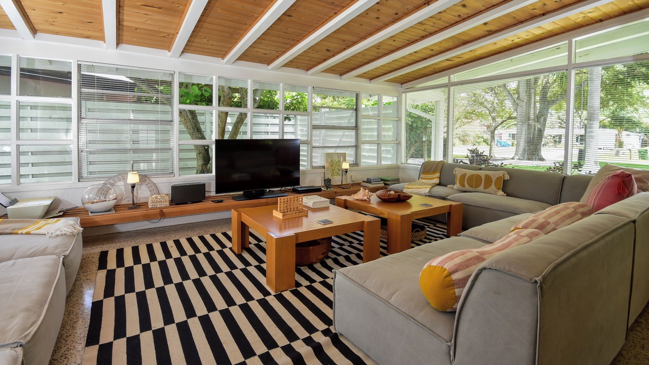 Photo of Livingroom in Arlington Park