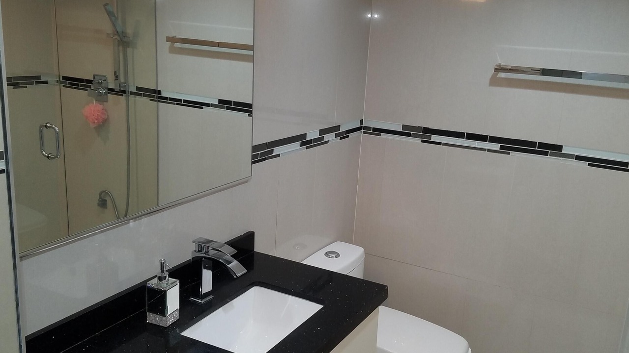 Photo of Bathroom in Mid Beach