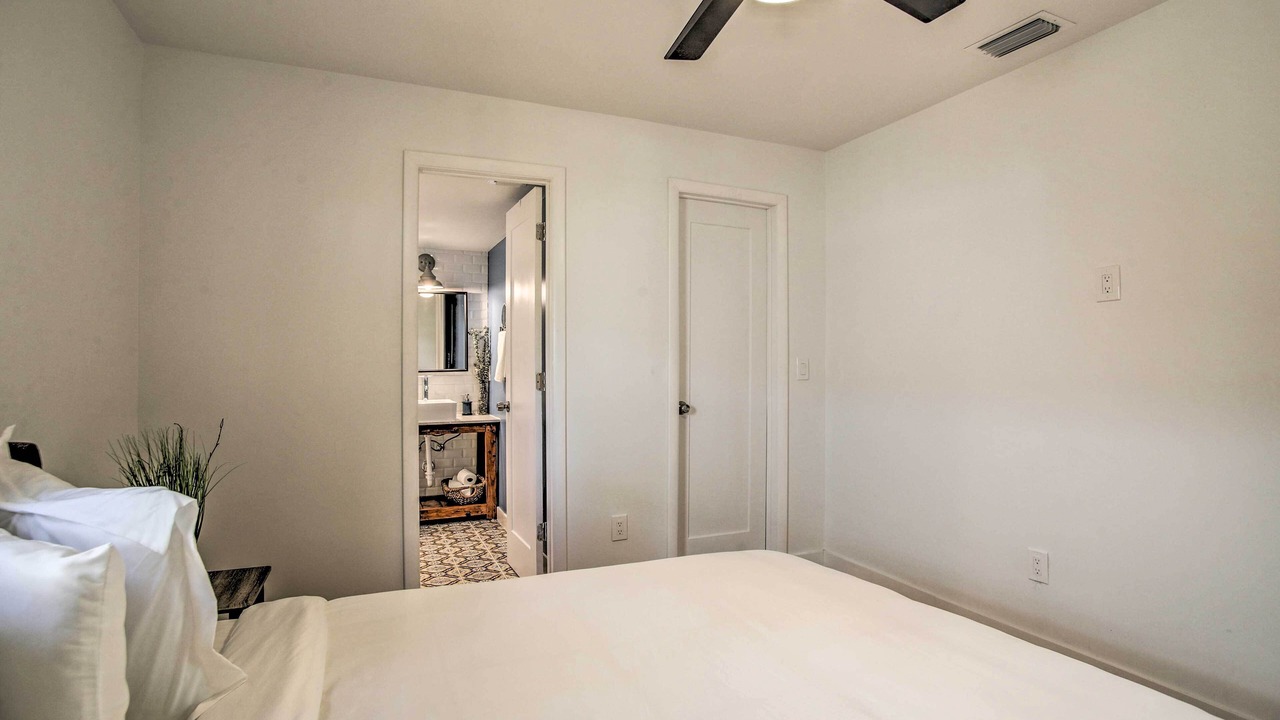 Photo of Bedroom in South Middle River