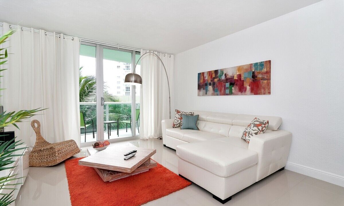 Photo of Livingroom in Hollywood South Central Beach