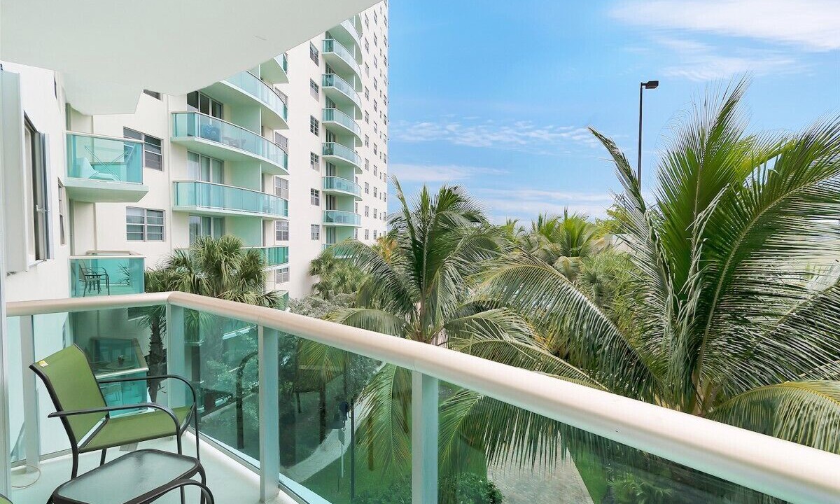 Photo of Outdoor in Hollywood South Central Beach