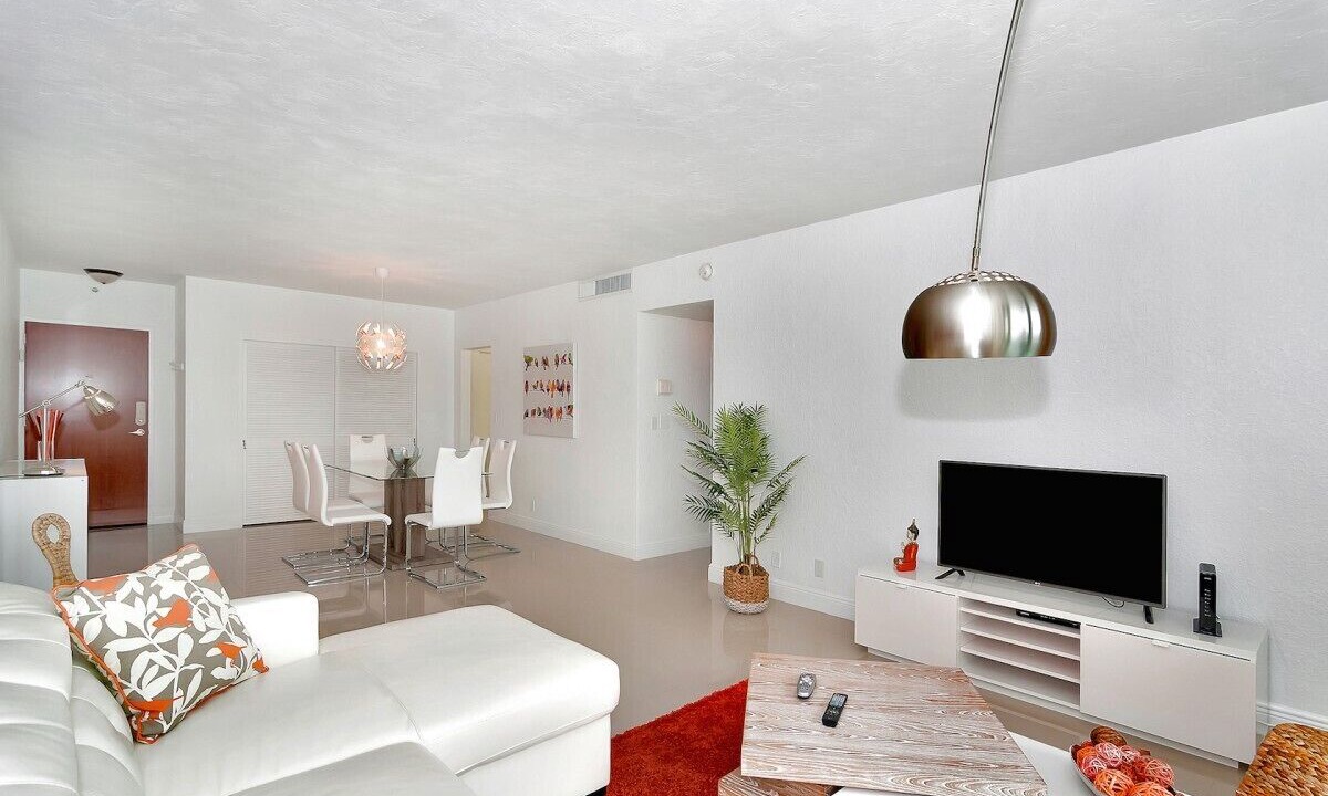 Photo of Livingroom in Hollywood South Central Beach