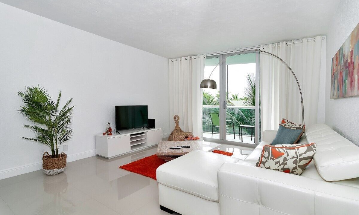 Photo of Livingroom in Hollywood South Central Beach