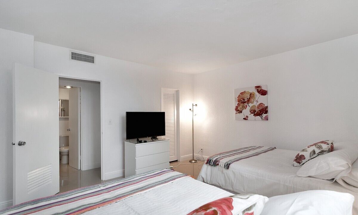 Photo of Bedroom in Hollywood South Central Beach