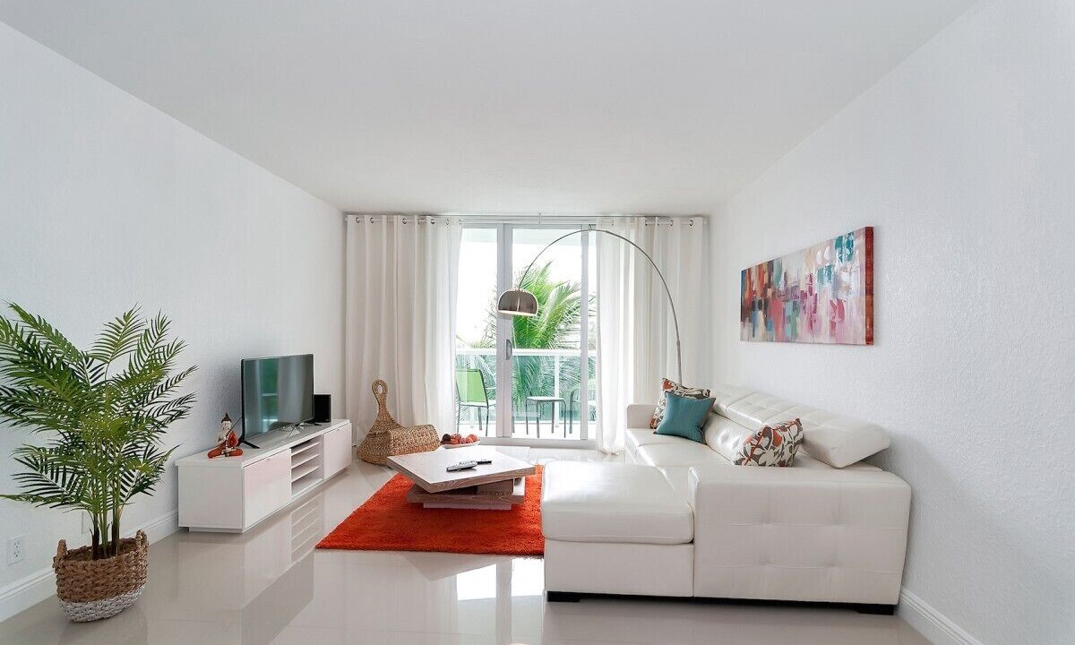 Photo of Livingroom in Hollywood South Central Beach