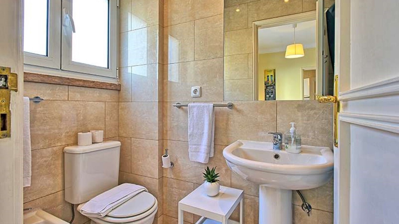 Photo of Bathroom in Sao Jorge de Arroios