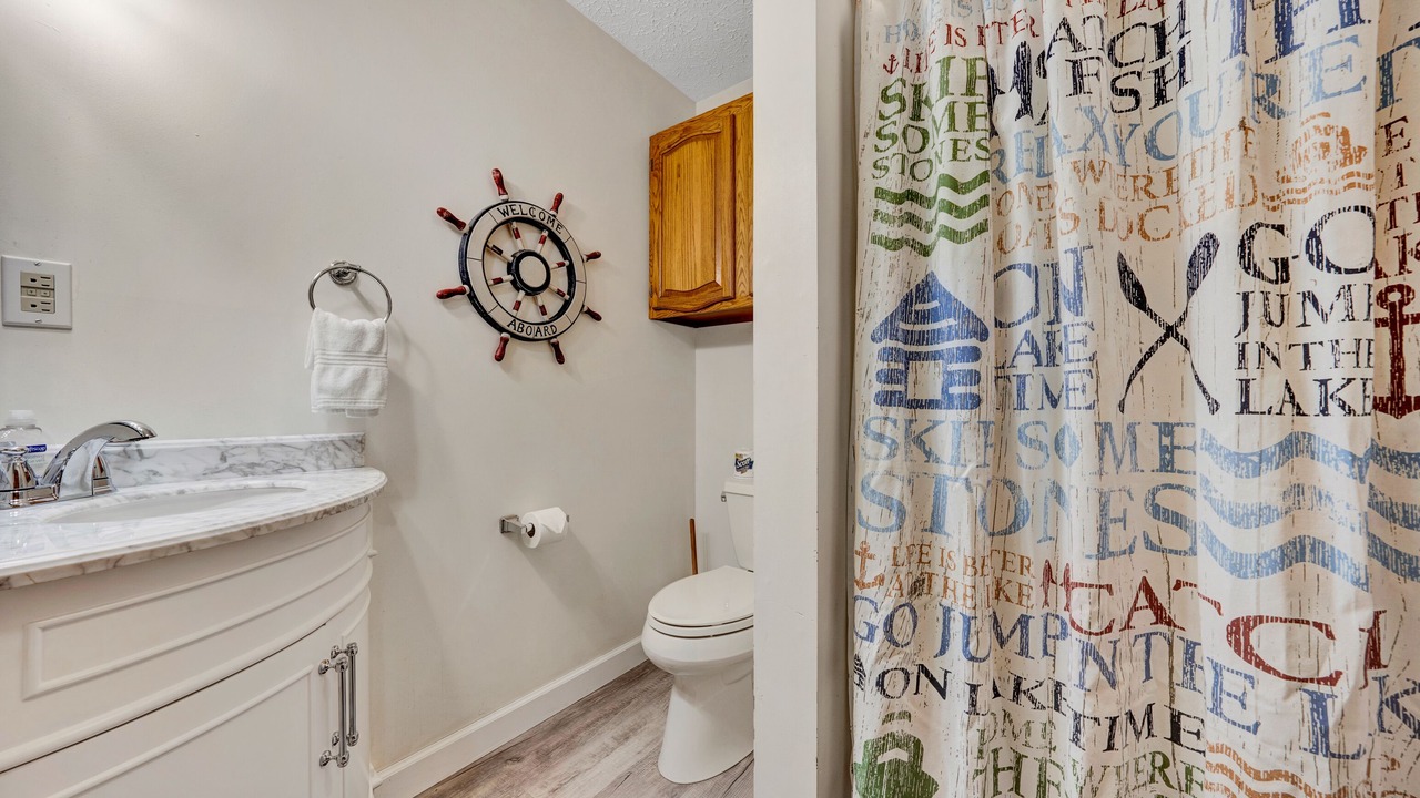Photo of Bathroom in Huddleston