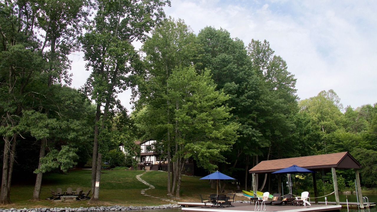 Photo of Others in Huddleston