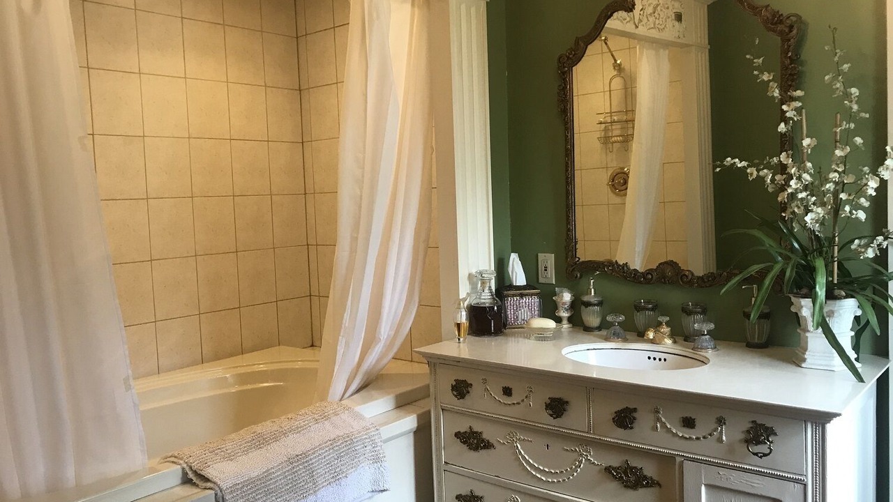 Photo of Bathroom in Cooperstown - Otsego Lake