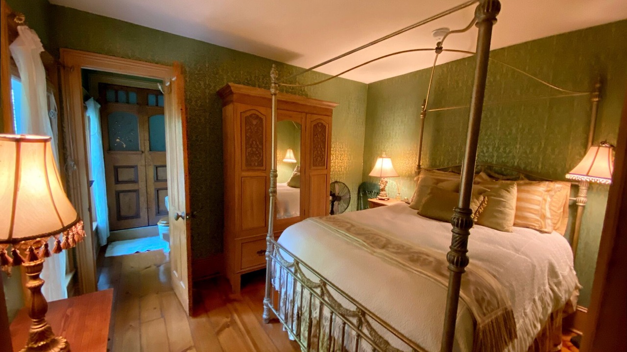 Photo of Bathroom in Cooperstown - Otsego Lake