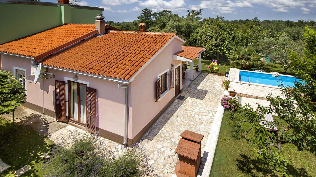 Photo of Outdoor in Modrusani