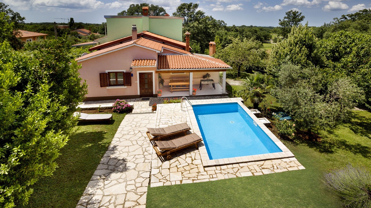 Photo of Outdoor in Modrusani