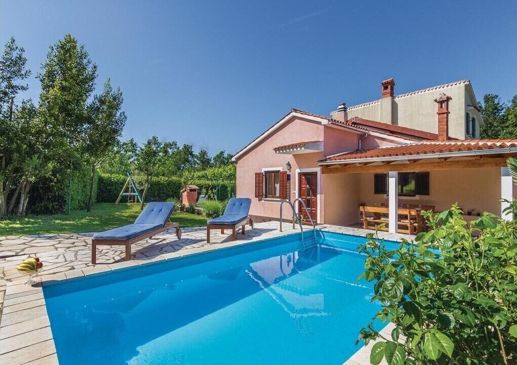 Photo of Outdoor in Modrusani
