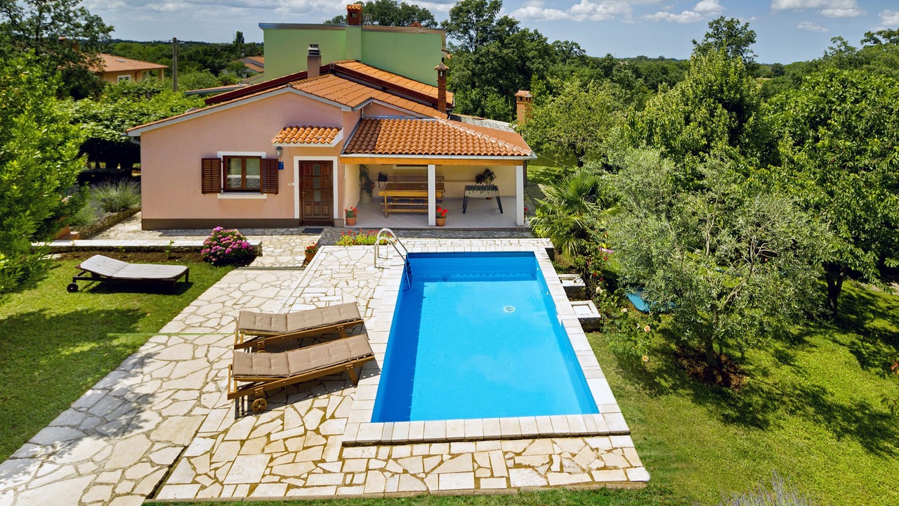 Photo of Outdoor in Modrusani