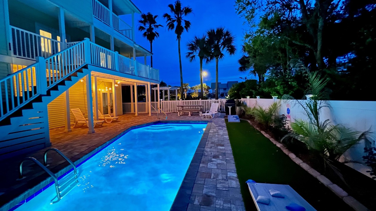 Photo of Outdoor in White's Gulfview
