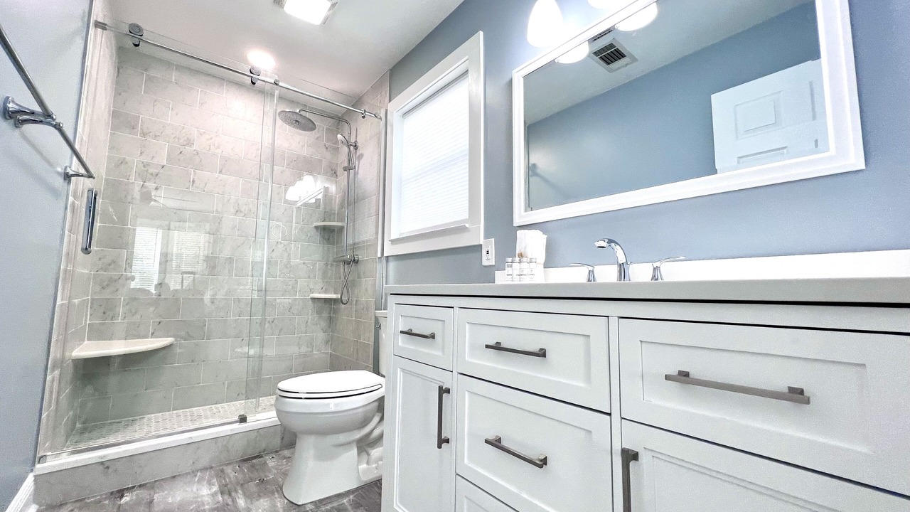 Photo of Bathroom in White's Gulfview