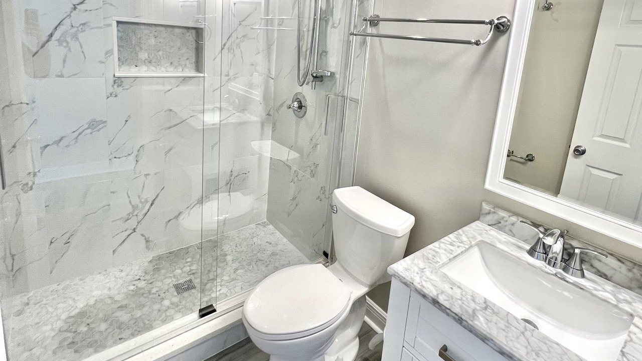 Photo of Bathroom in White's Gulfview