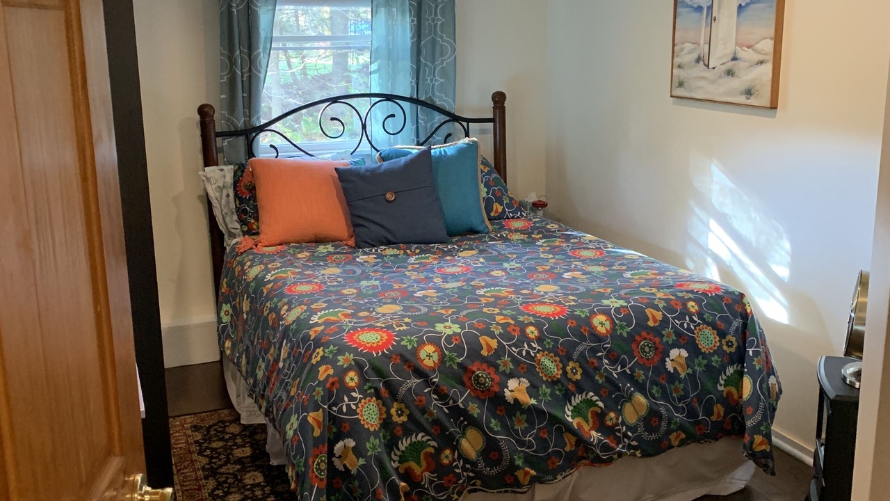 Photo of Bedroom in West Brewster