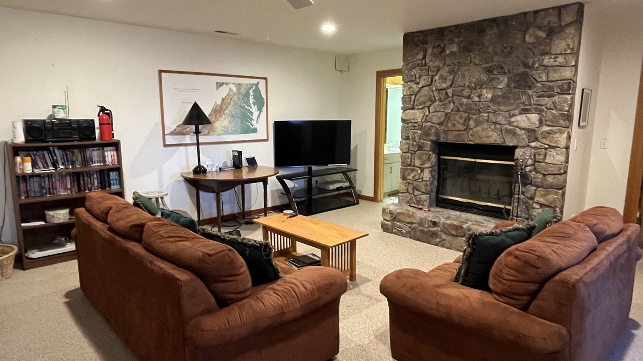 Photo of Livingroom in Chestnut Springs